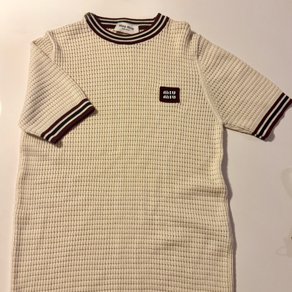 Ivory Textured Waffle Short Sleeve Knit Top with Black/Maroon Stripes